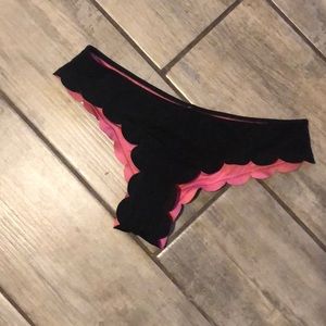 Black Ruffle VS Bikini Bottoms
